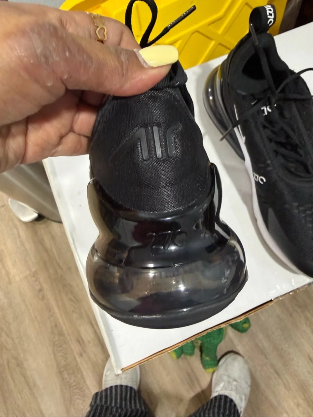 Nike Black/White Air Max 270 Casual Sneakers - Picture 6 of 11